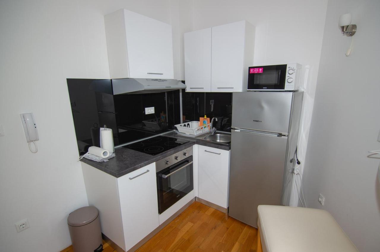 Apartment Davor Malinska Bagian luar foto