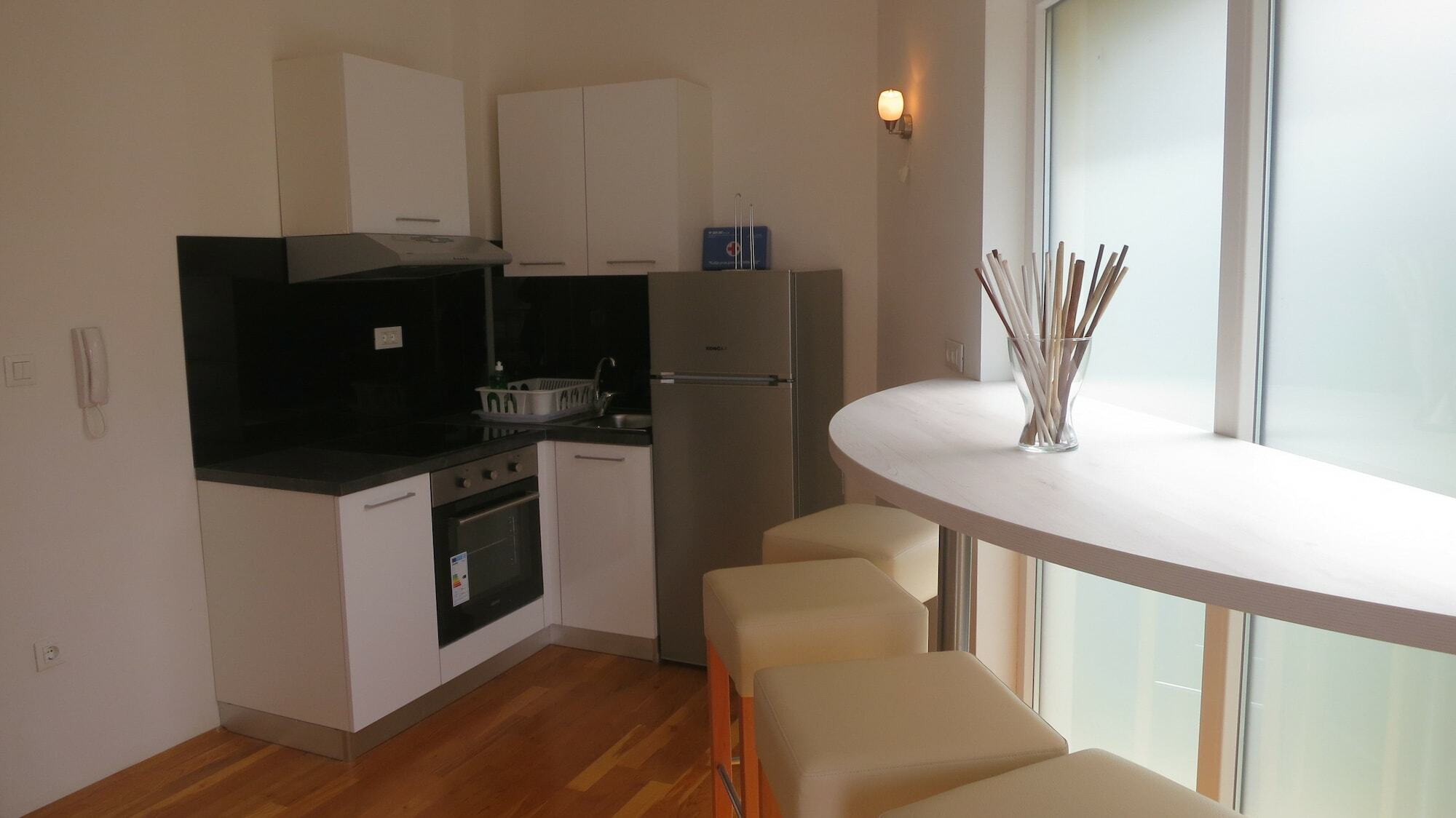 Apartment Davor Malinska Bagian luar foto